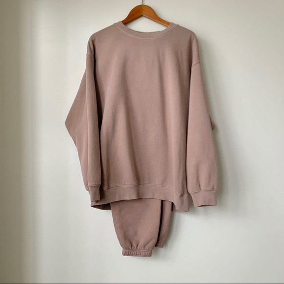 Aritzia Tops - ARITZIA | *SET* COZYAF MEGA SWEATPANT/SWEATSHIRT